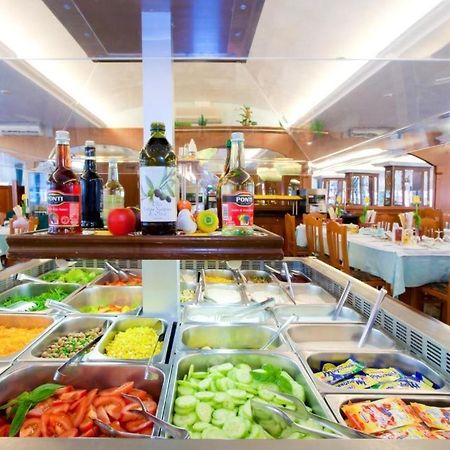 קאורלה Hotel Helen מראה חיצוני תמונה