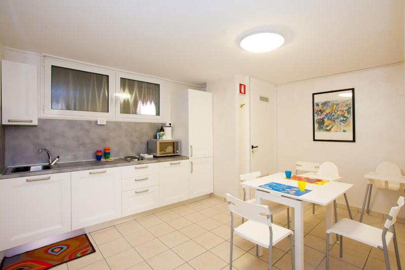 קאורלה Hotel Helen מראה חיצוני תמונה